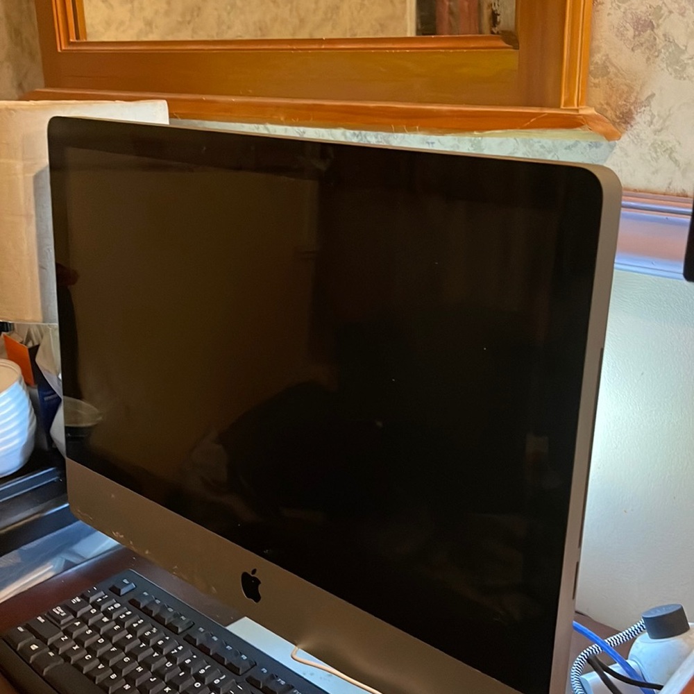 Custom(DM me)iMac 09 21” 16GB 960GB SSD mac High Sierra PNY USB 3 A+C restore